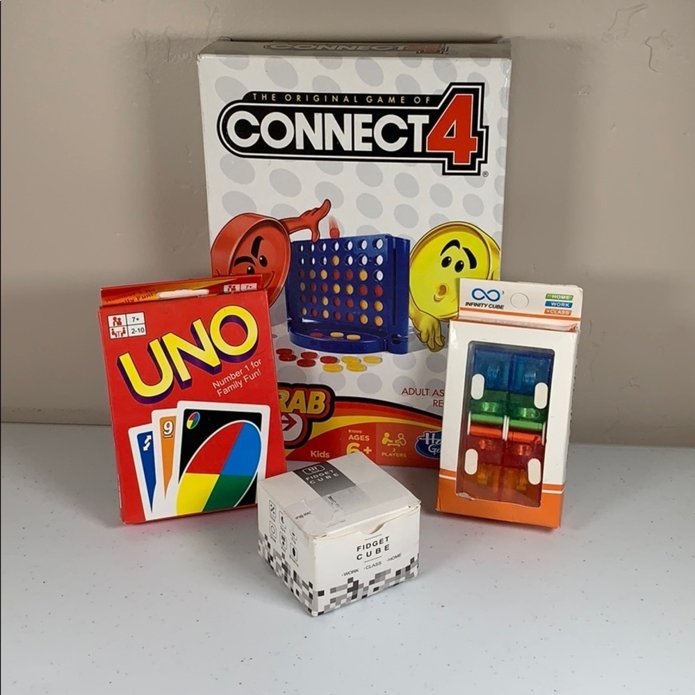 Travel Game Bundle - Connect4, Uno & Fidget Cubes - Picture 2 of 10